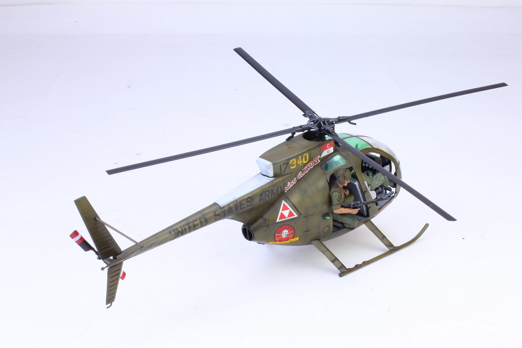 Bell UH-1C Iroquois Huey Gunship Helicopter - 1/48 - Vietnam War 