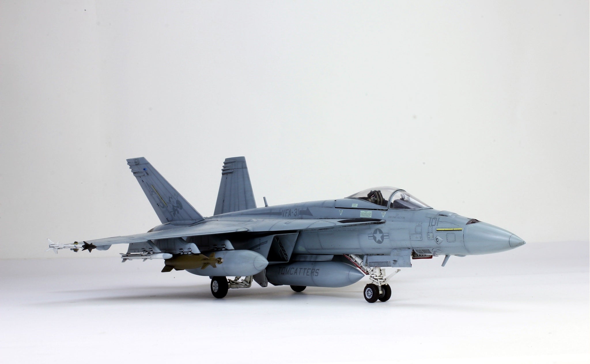 ProBuilt Model 1:48 US Navy F/A-18E Super Hornet Tomcater – ProBuiltModel