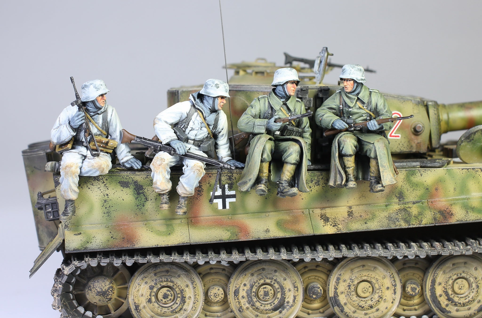 German Winter Tank Riders (04 figures), 1/35 Scaled Ratio, World War 2 ...